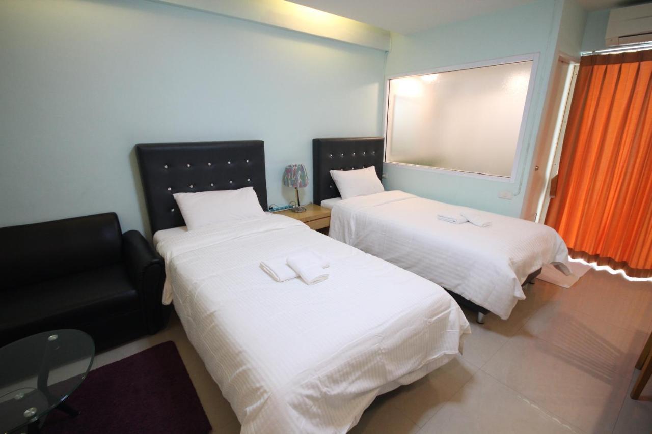 J.Residence Samut Prakan Luaran gambar
