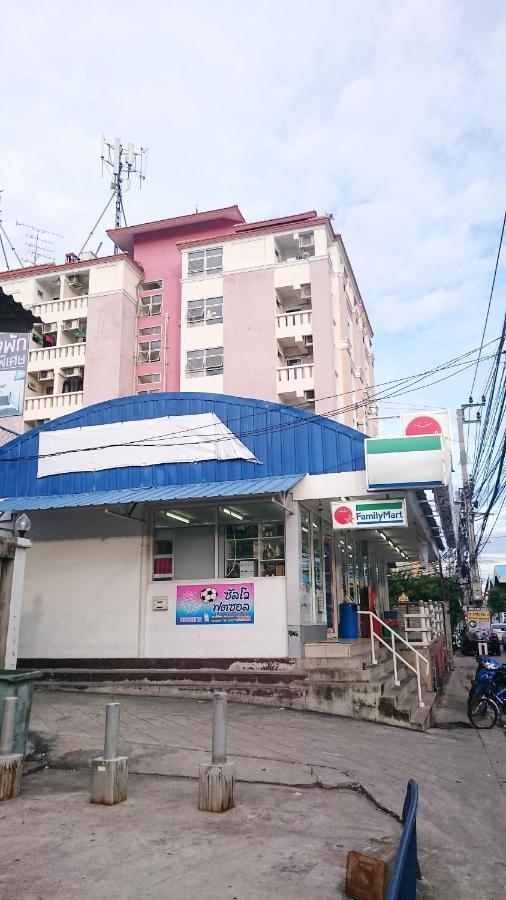 J.Residence Samut Prakan Luaran gambar