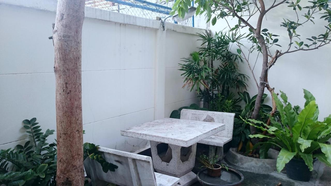 J.Residence Samut Prakan Luaran gambar