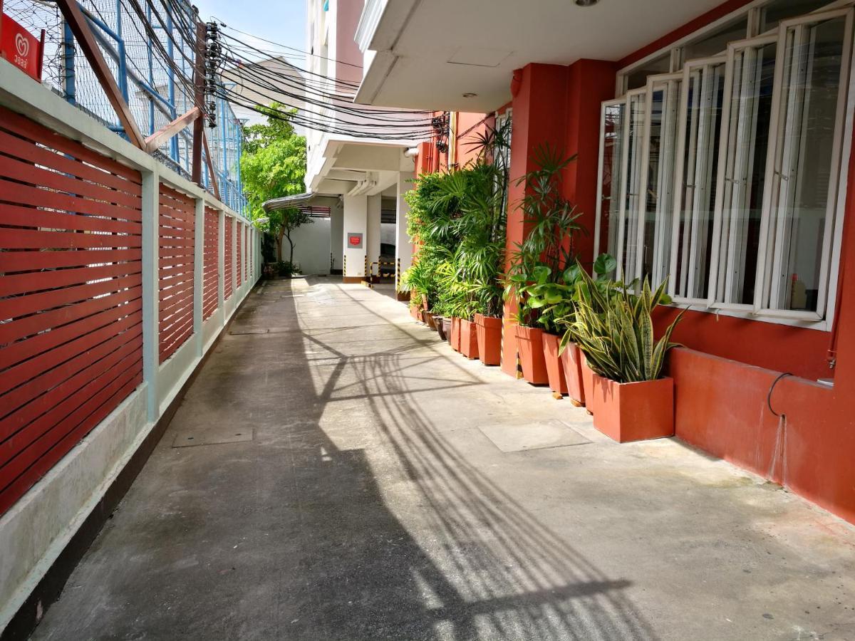J.Residence Samut Prakan Luaran gambar