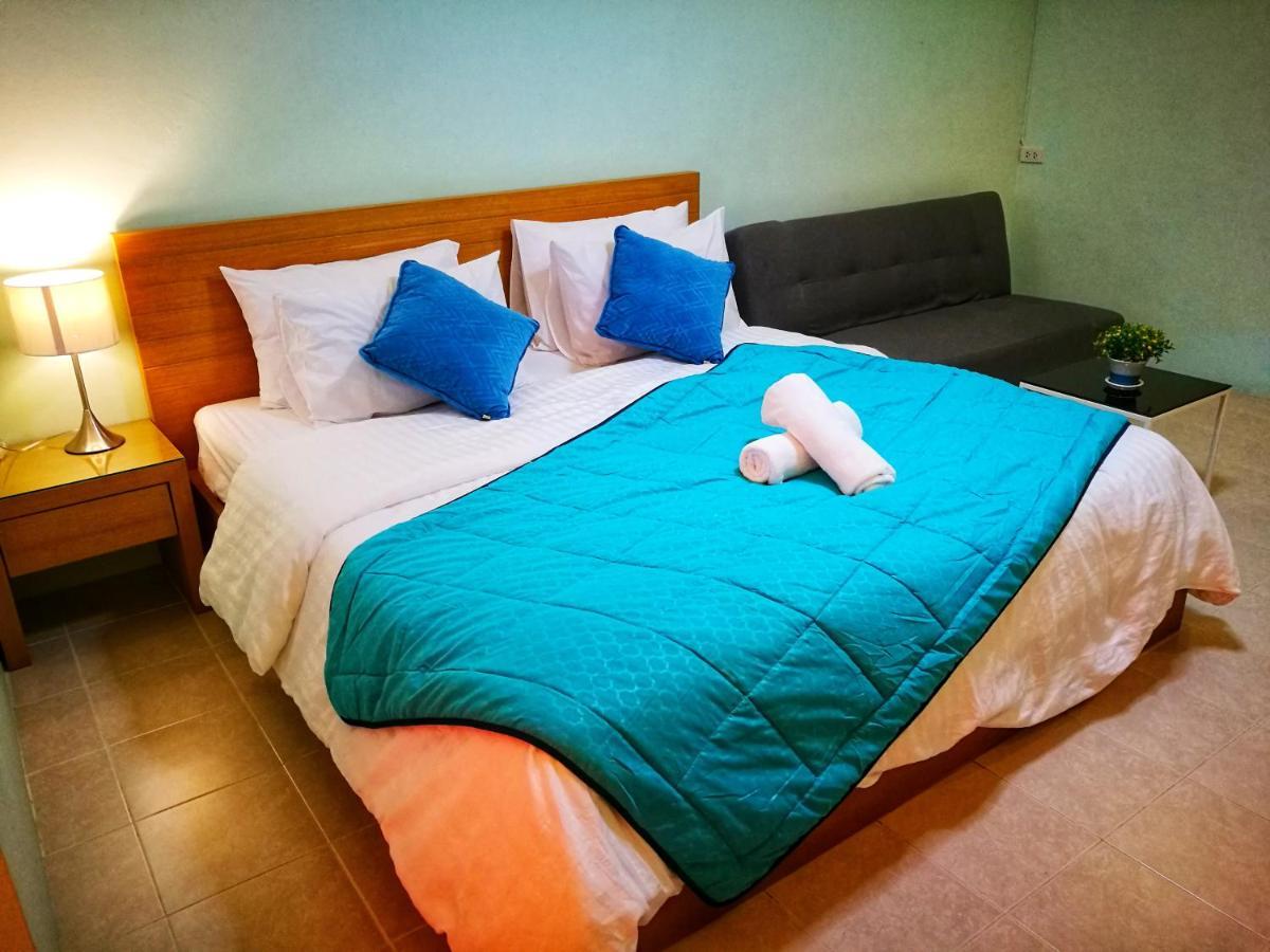 J.Residence Samut Prakan Luaran gambar
